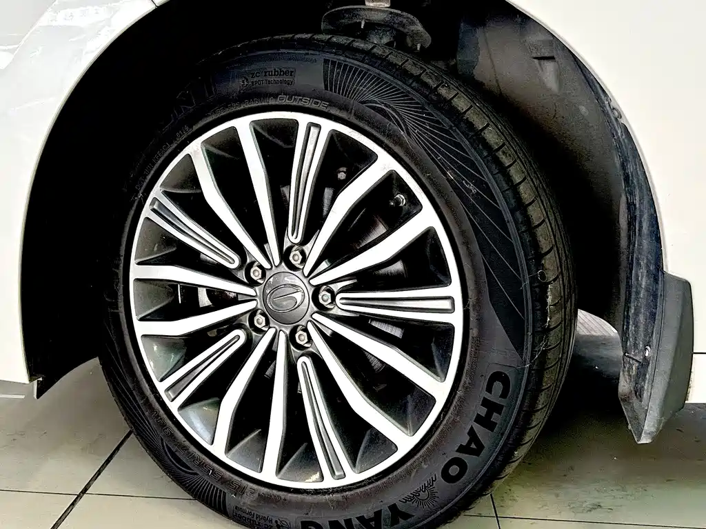 GAC Motor Trumpchi M6 — фото 8