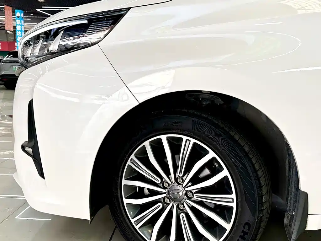 GAC Motor Trumpchi M6 — фото 9