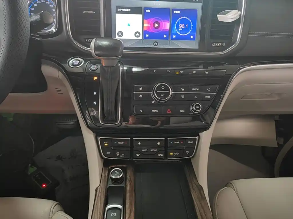 GAC Motor Trumpchi M8 — фото 14