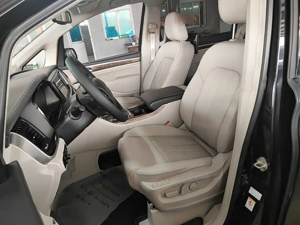 GAC Motor Trumpchi M8 — фото 15
