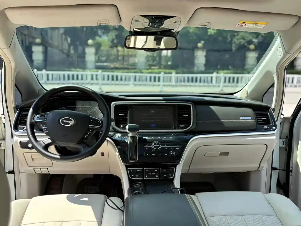 GAC Motor Trumpchi M8 — фото 10