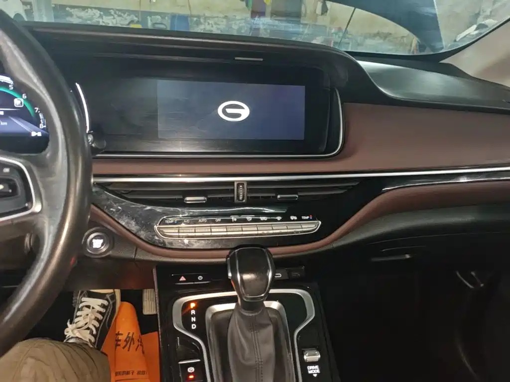 GAC Motor Trumpchi M6 — фото 13