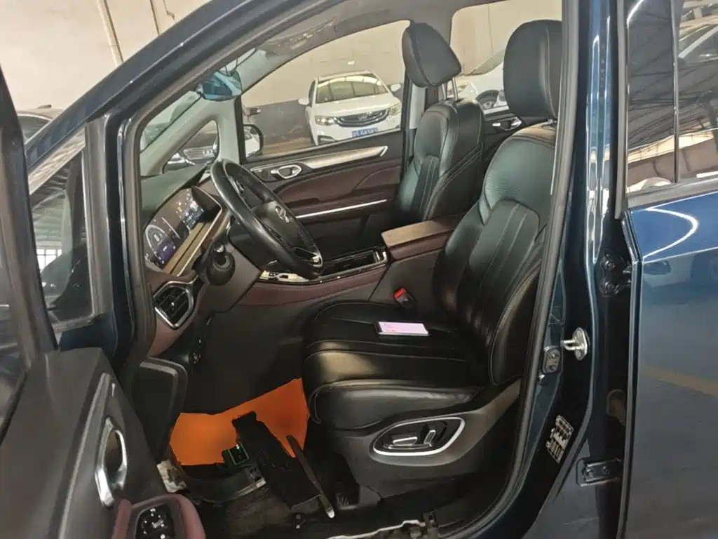 GAC Motor Trumpchi M6 — фото 15
