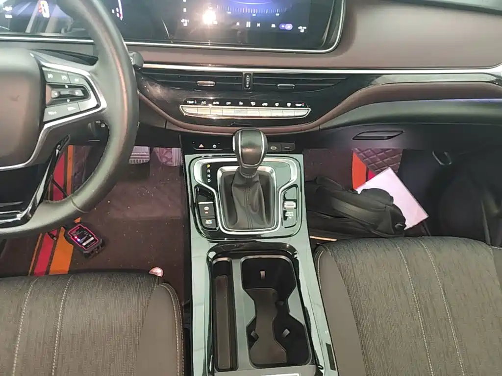 GAC Motor Trumpchi M6 — фото 14