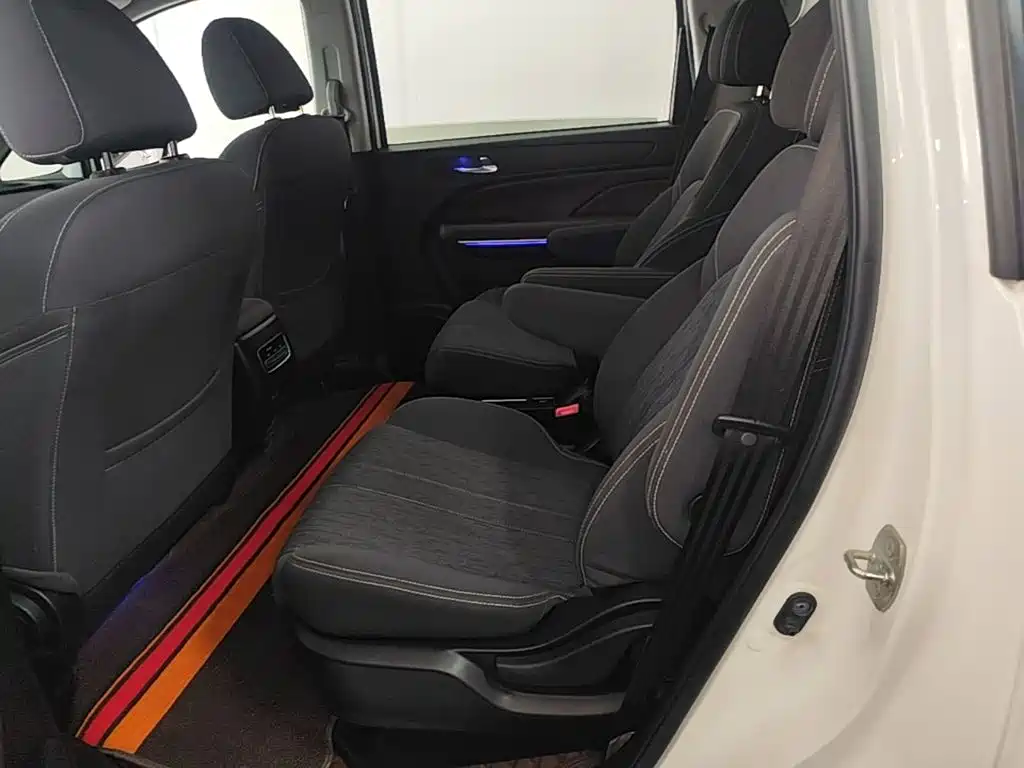 GAC Motor Trumpchi M6 — фото 17