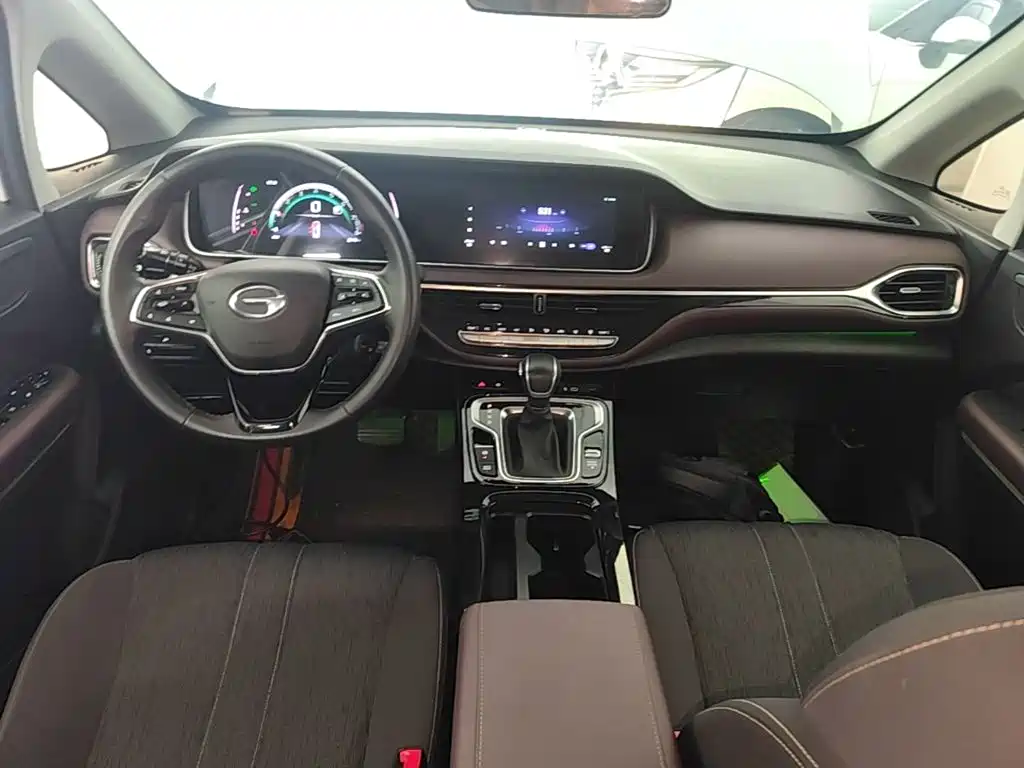 GAC Motor Trumpchi M6 — фото 10