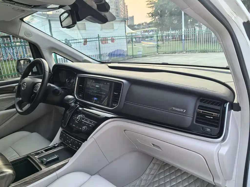 GAC Motor Trumpchi M8 — фото 13