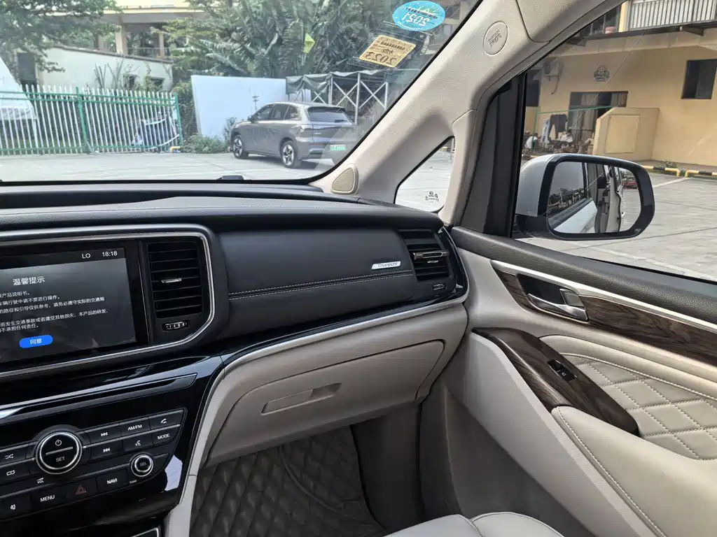 GAC Motor Trumpchi M8 — фото 15
