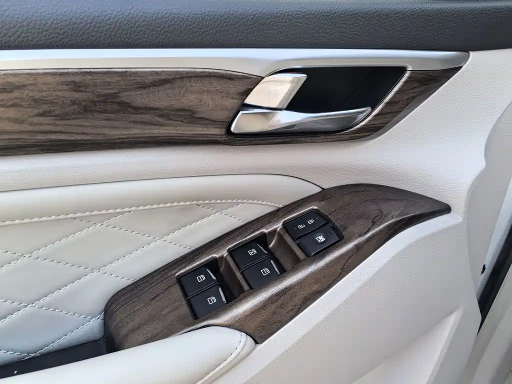 GAC Motor Trumpchi M8 — фото 31