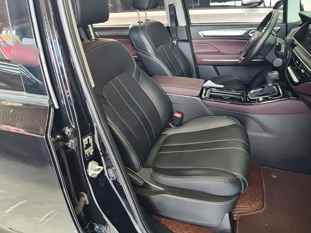 GAC Motor Trumpchi M6 — фото 25