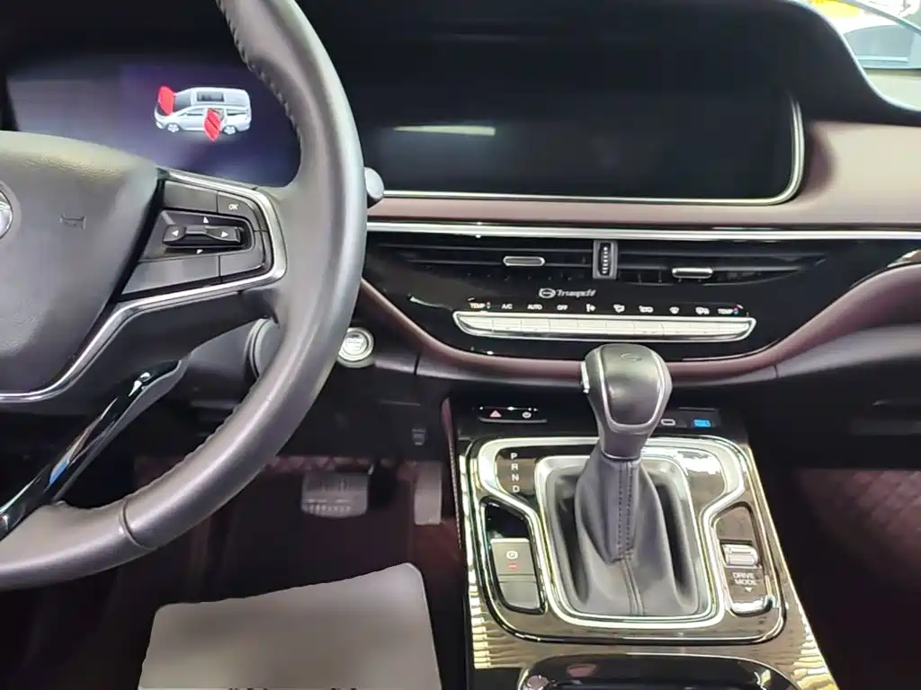 GAC Motor Trumpchi M6 — фото 10