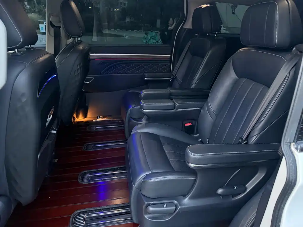 GAC Motor Trumpchi M8 — фото 13