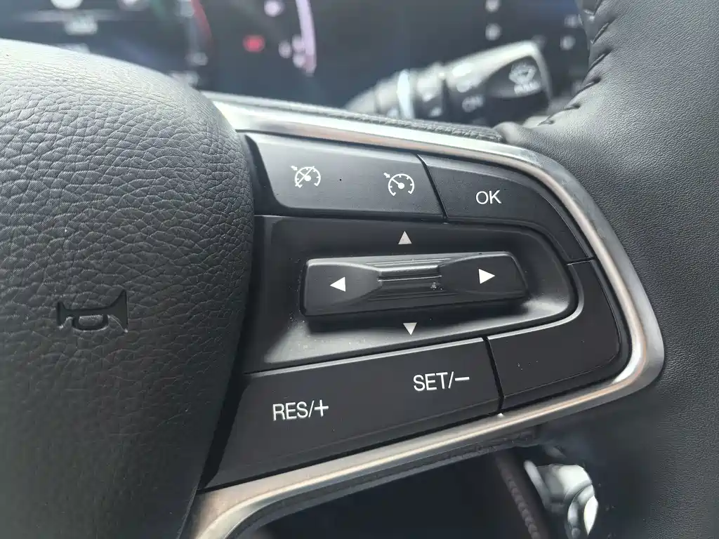 GAC Motor Trumpchi M6 — фото 18