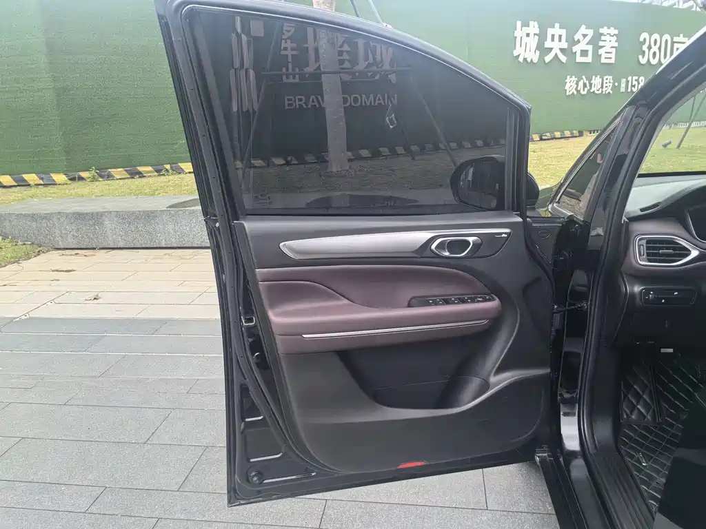 GAC Motor Trumpchi M6 — фото 31