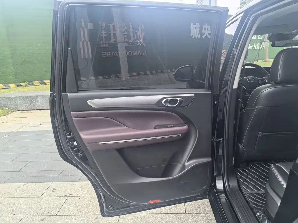 GAC Motor Trumpchi M6 — фото 33