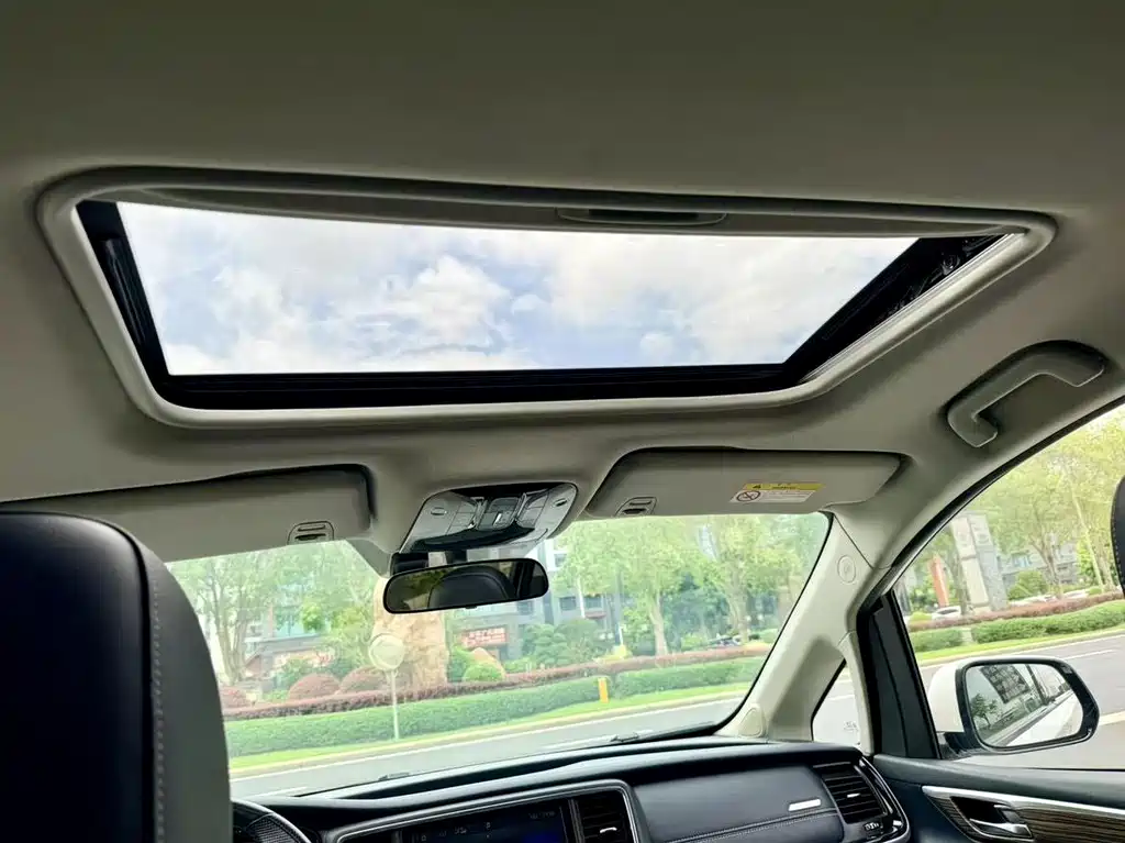 GAC Motor Trumpchi M8 — фото 14