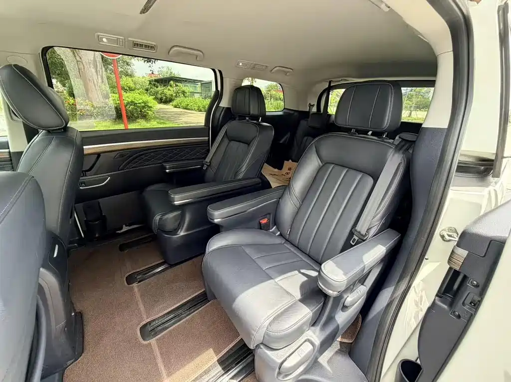 GAC Motor Trumpchi M8 — фото 15