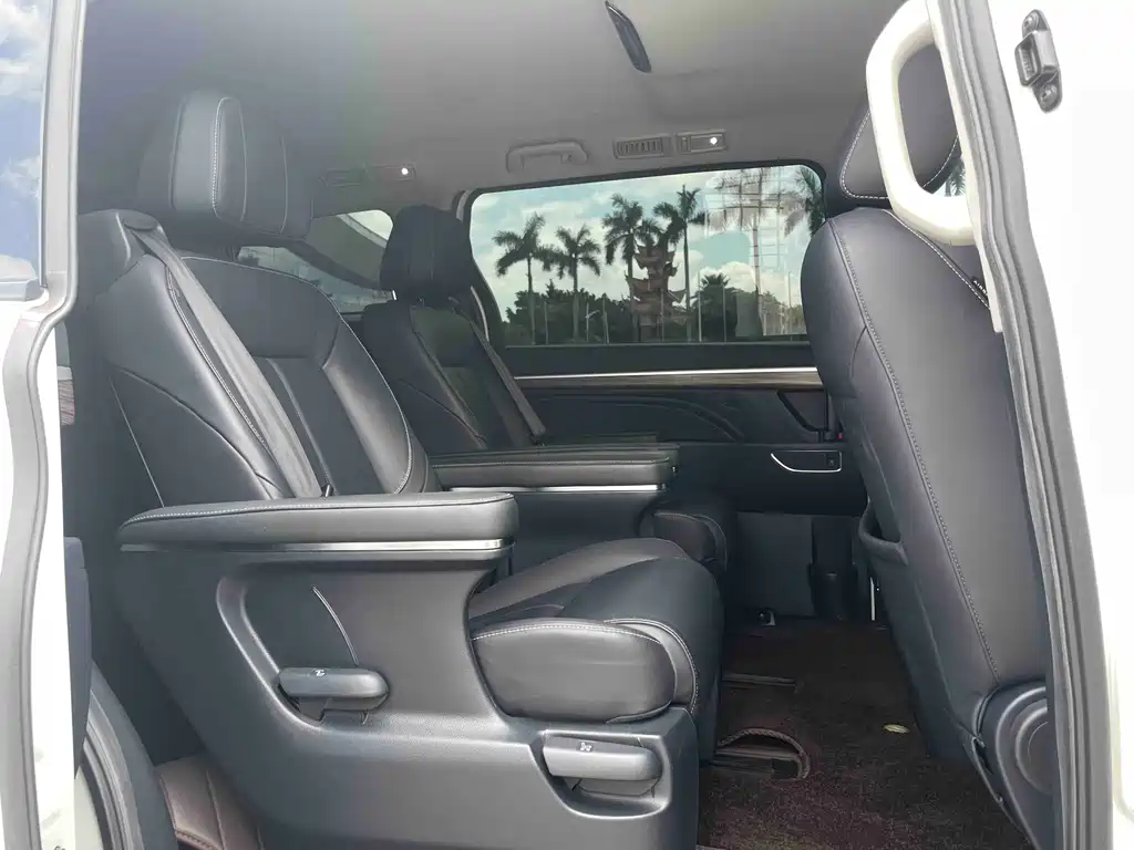 GAC Motor Trumpchi M8 — фото 11