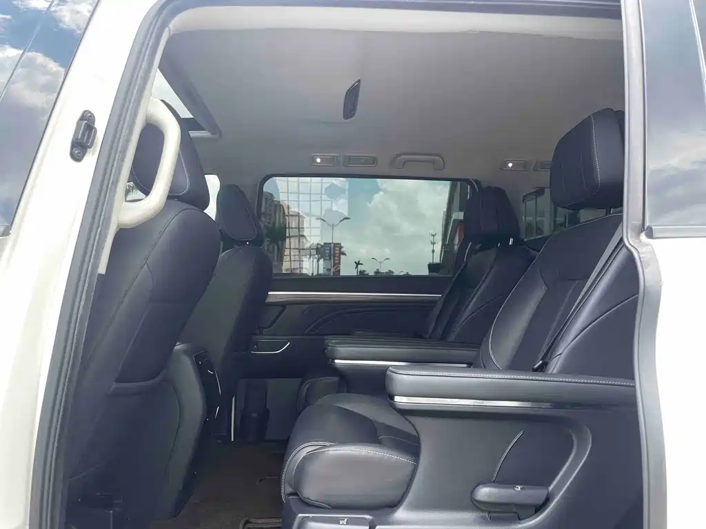 GAC Motor Trumpchi M8 — фото 10