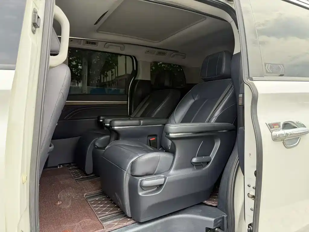 GAC Motor Trumpchi M8 — фото 6