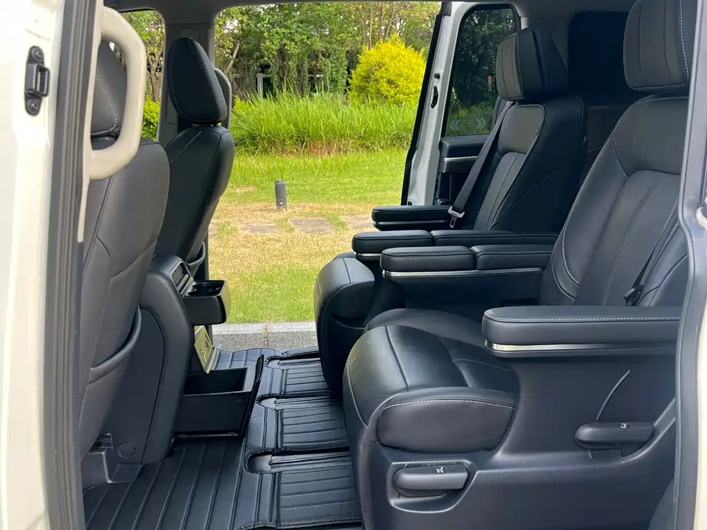 GAC Motor Trumpchi M8 — фото 13