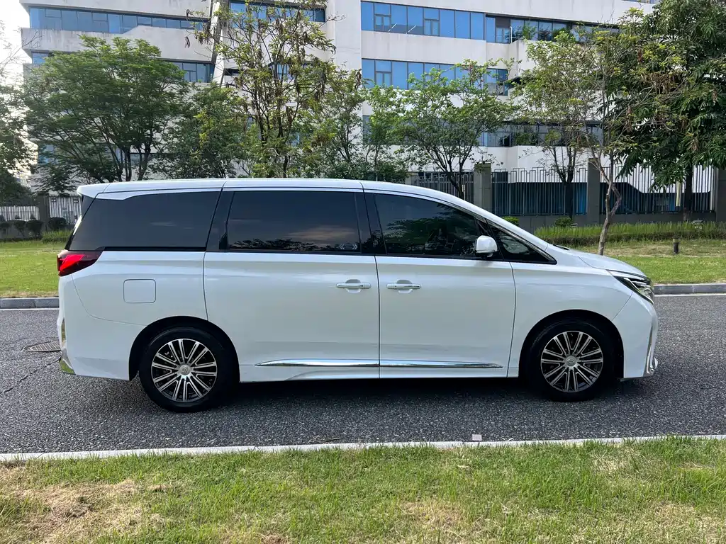 GAC Motor Trumpchi M8 — фото 4