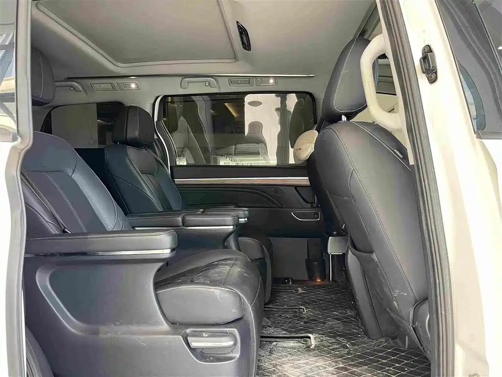 GAC Motor Trumpchi M8 — фото 18