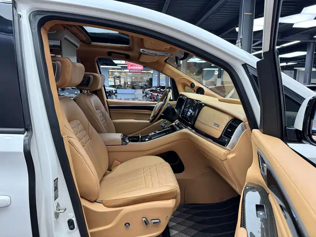 GAC Motor Trumpchi M8 — фото 8