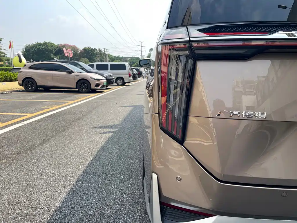 GAC Motor Trumpchi M8 — фото 20