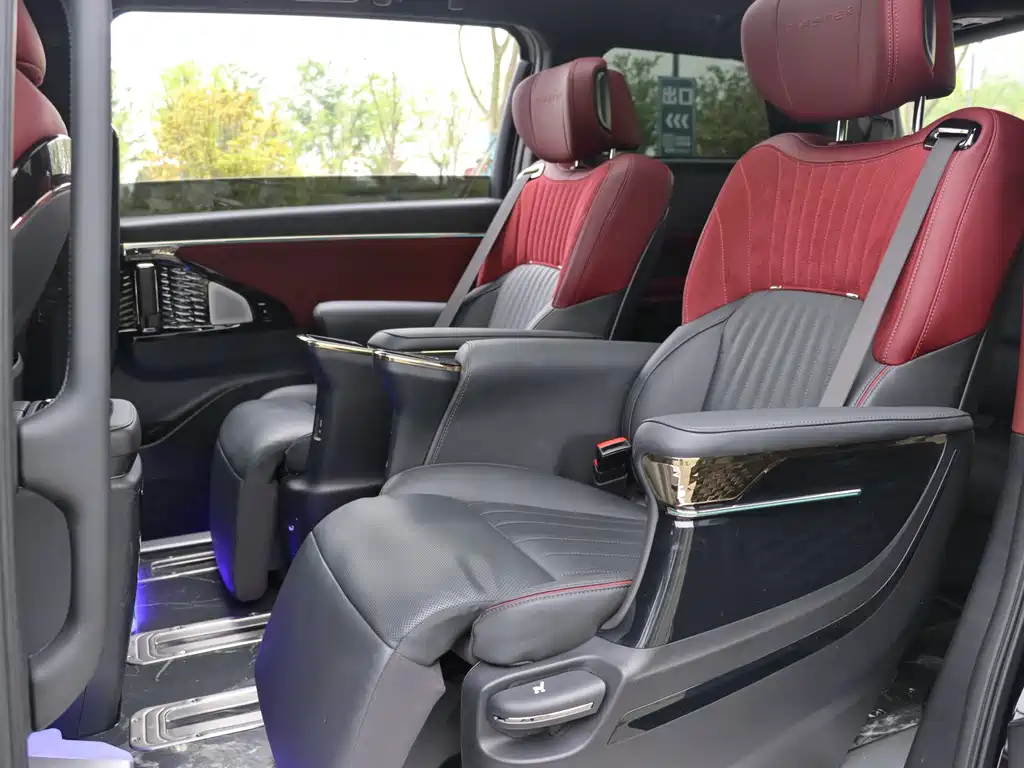 GAC Motor Trumpchi M8 — фото 13
