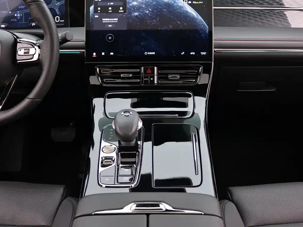 GAC Motor Trumpchi M8 — фото 15