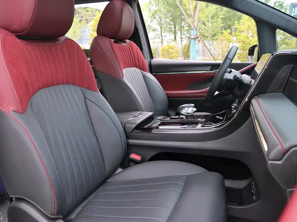 GAC Motor Trumpchi M8 — фото 20