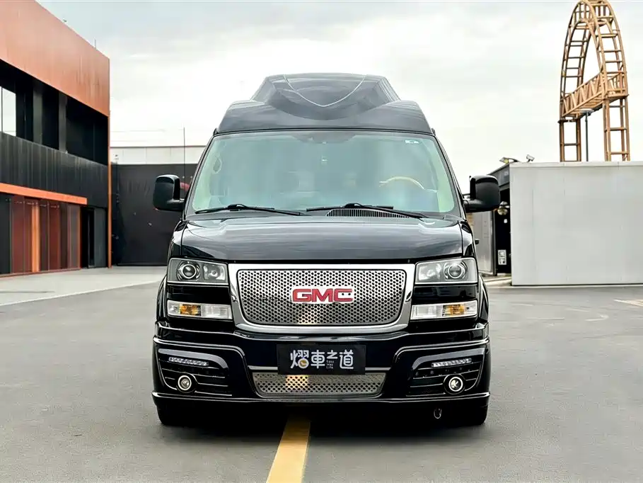 GMC Savana — фото 2