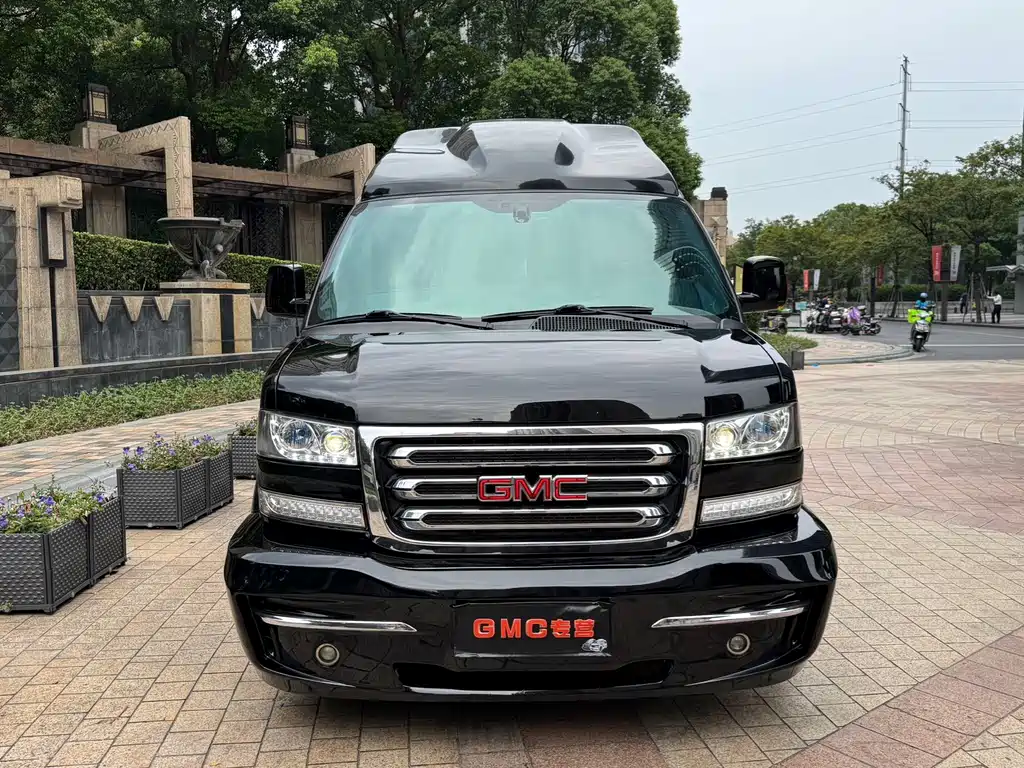 GMC Savana — фото 2