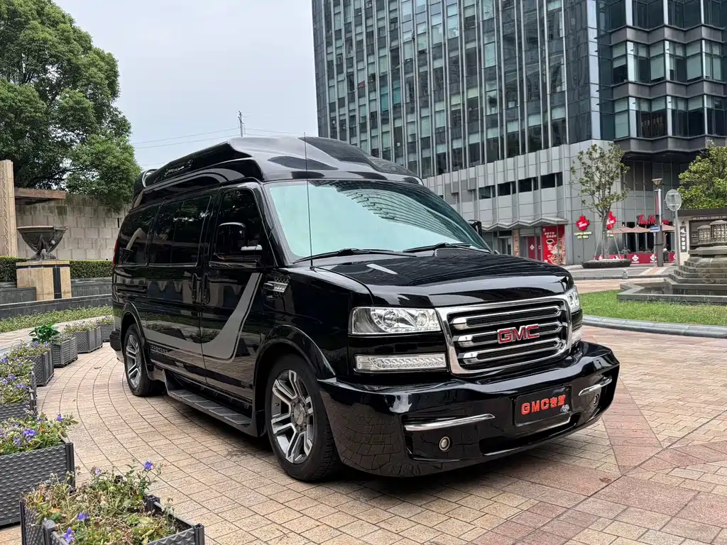 GMC Savana — фото 3