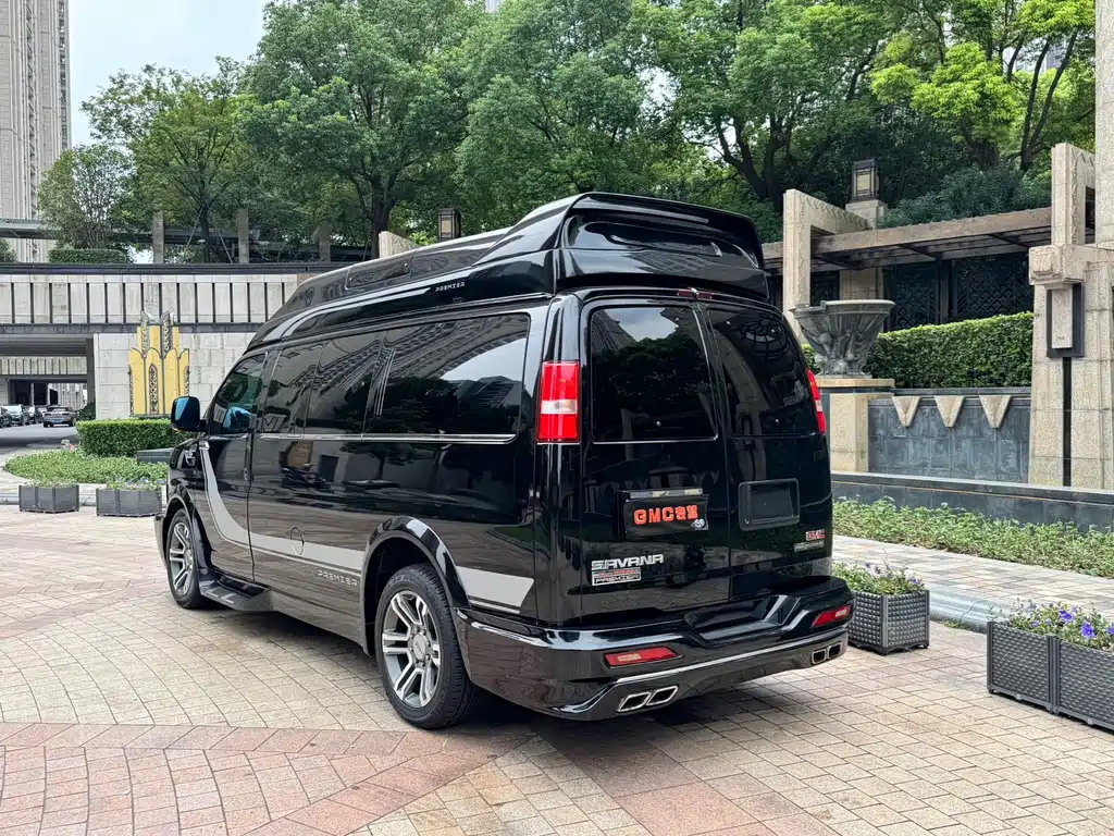 GMC Savana — фото 5