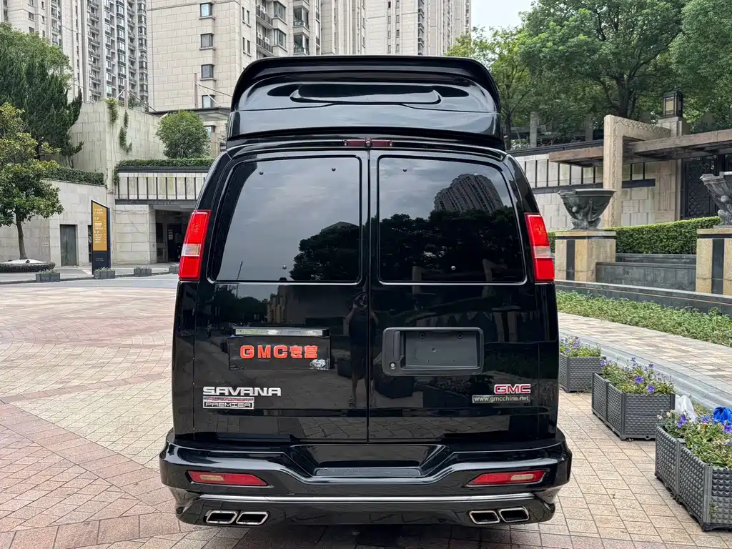 GMC Savana — фото 6