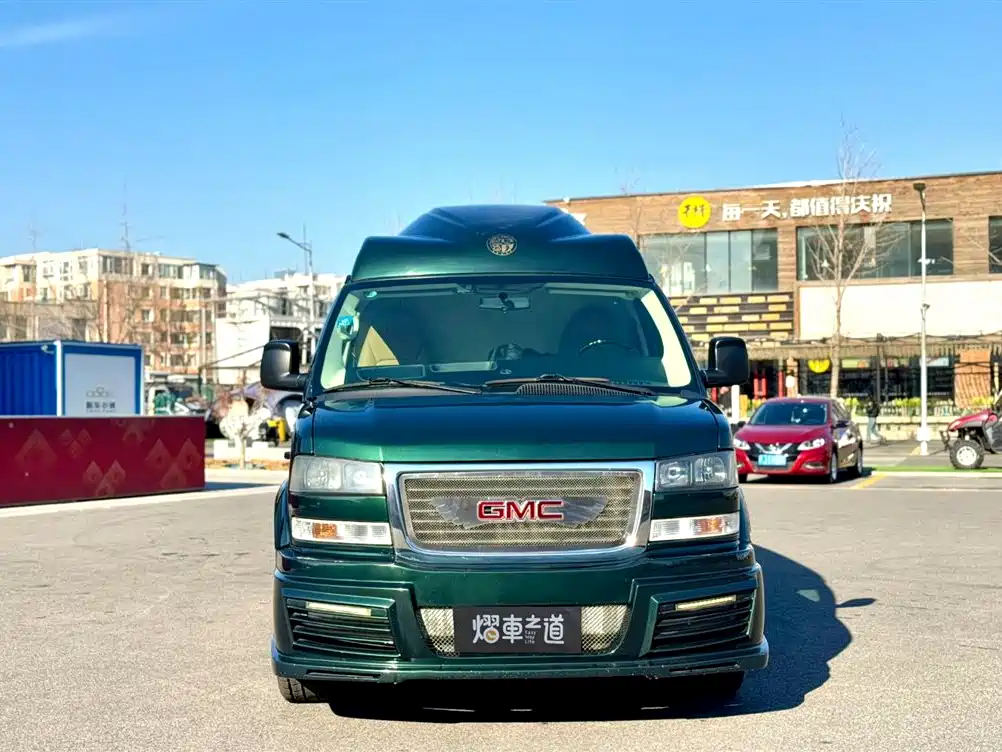 GMC Savana — фото 2