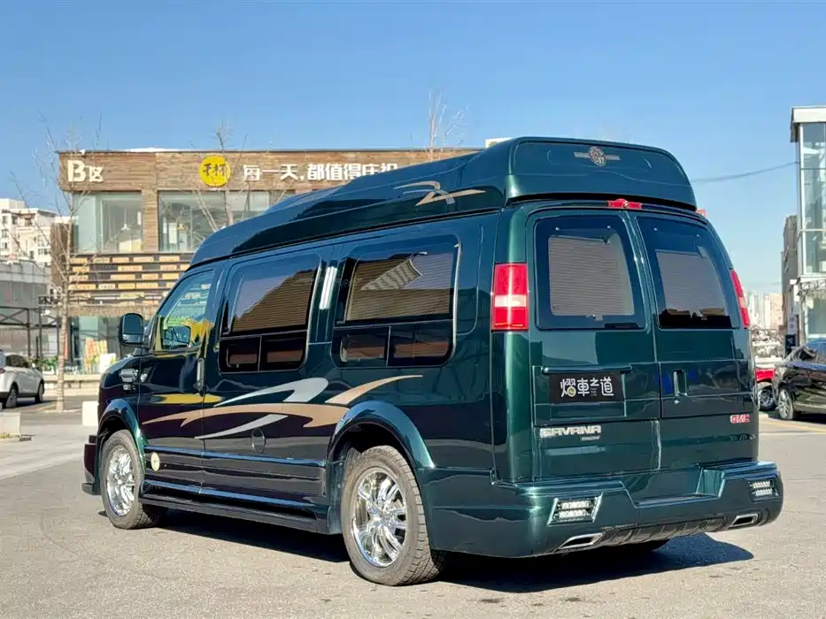 GMC Savana — фото 4