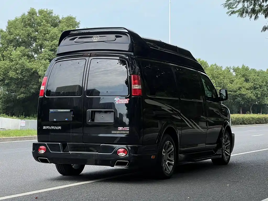 GMC Savana — фото 3