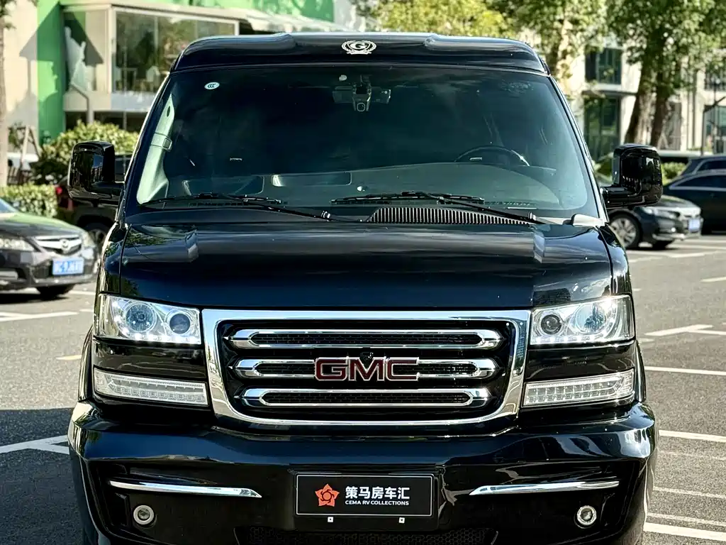 GMC Savana — фото 3