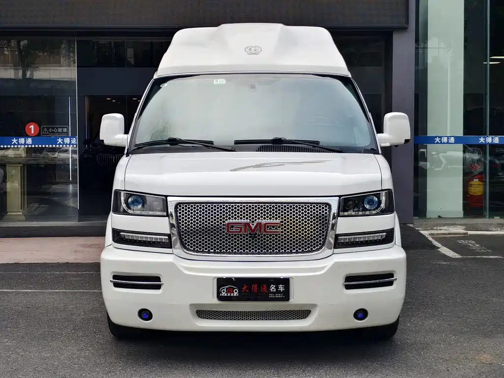 GMC Savana — фото 2