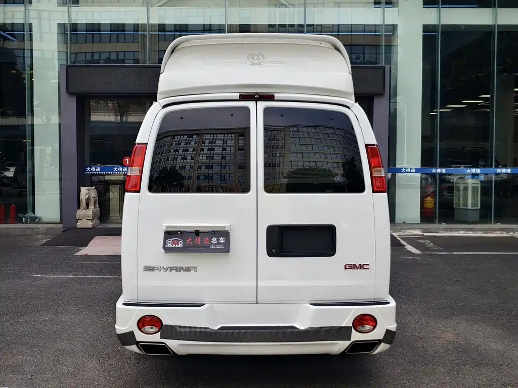 GMC Savana — фото 4