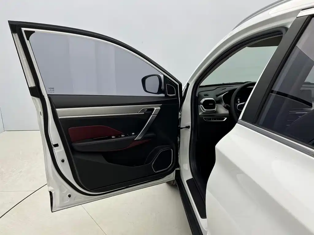 Geely Binyue — фото 18