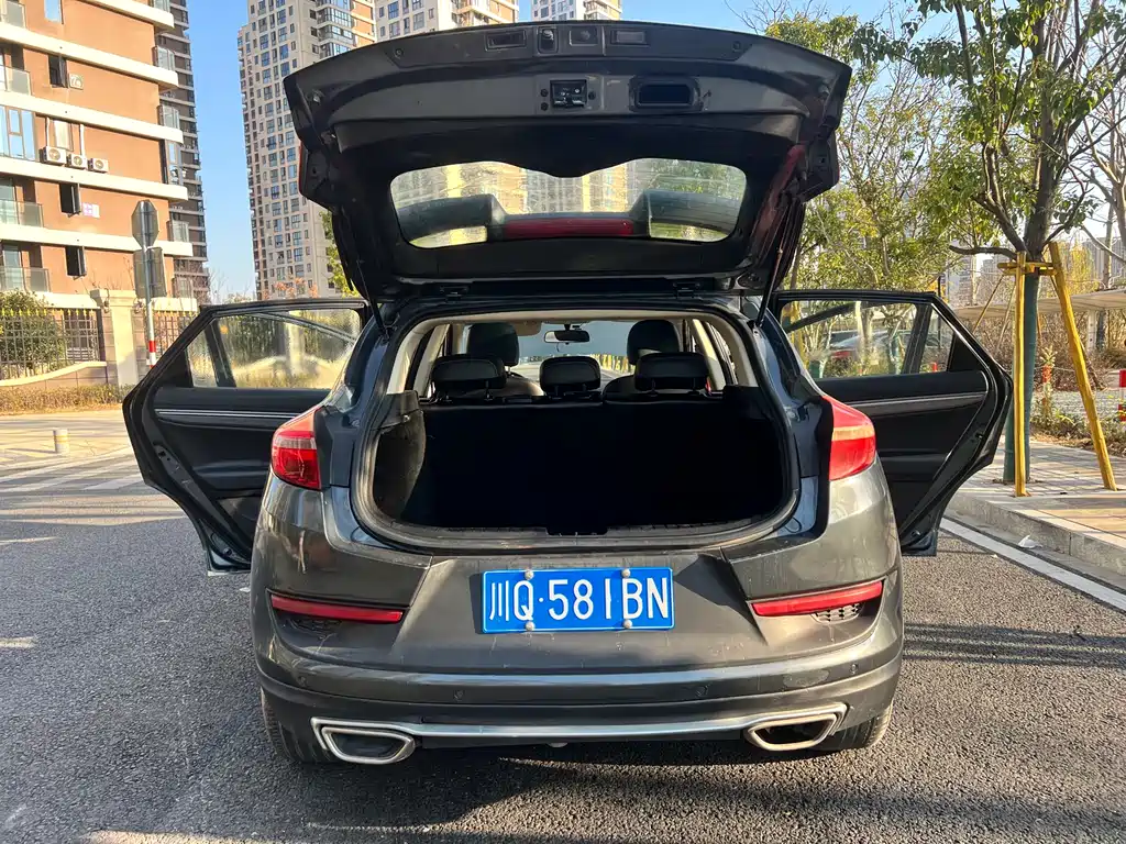 Geely Emgrand GS — фото 17