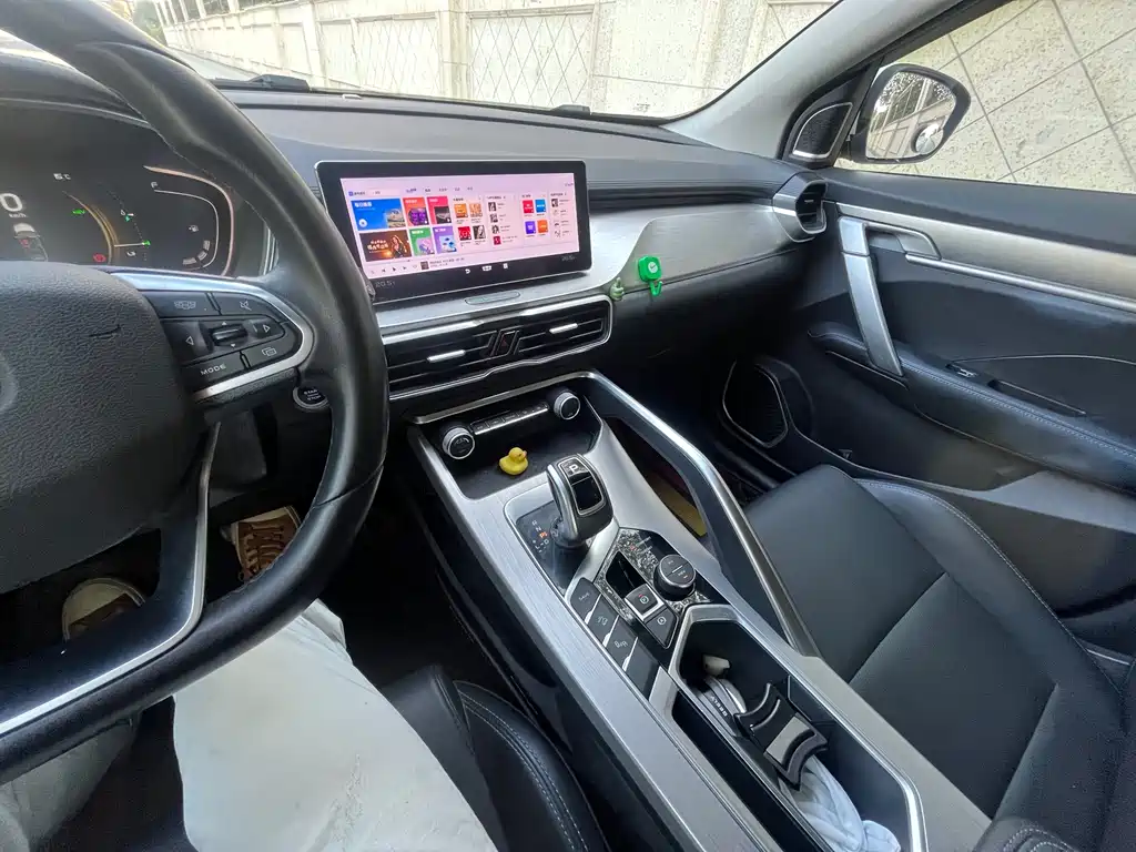 Geely Binyue NEV — фото 13