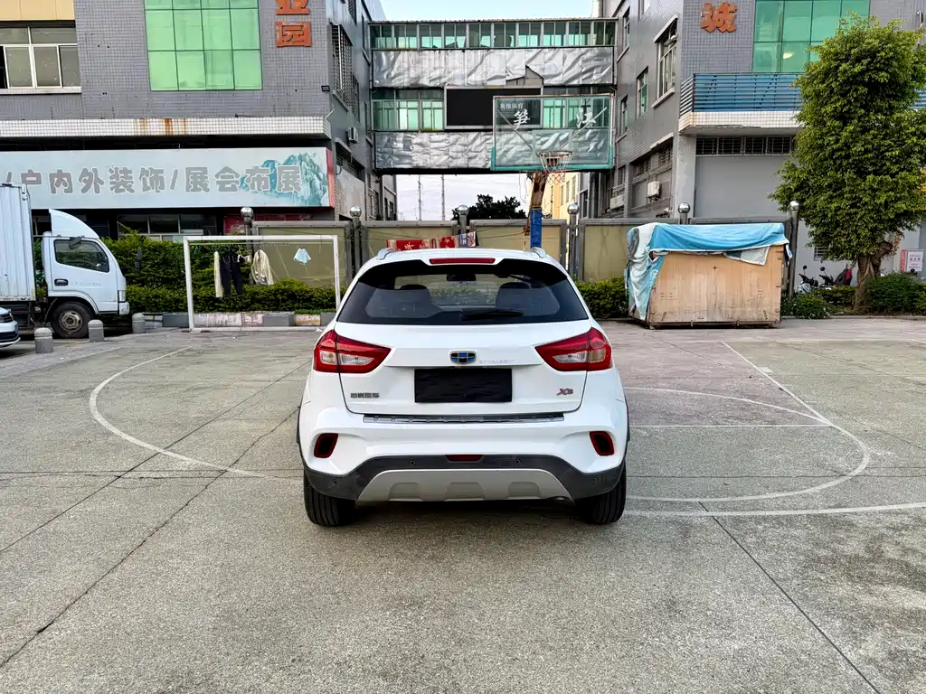 Geely Vision X3 — фото 4