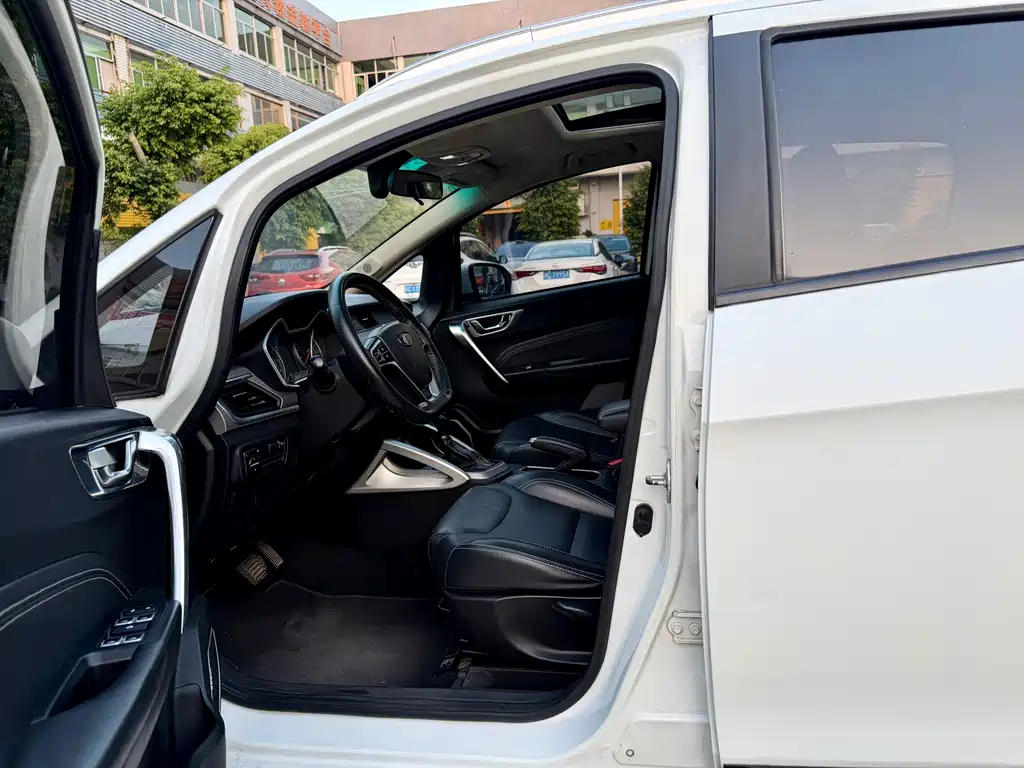 Geely Vision X3 — фото 6