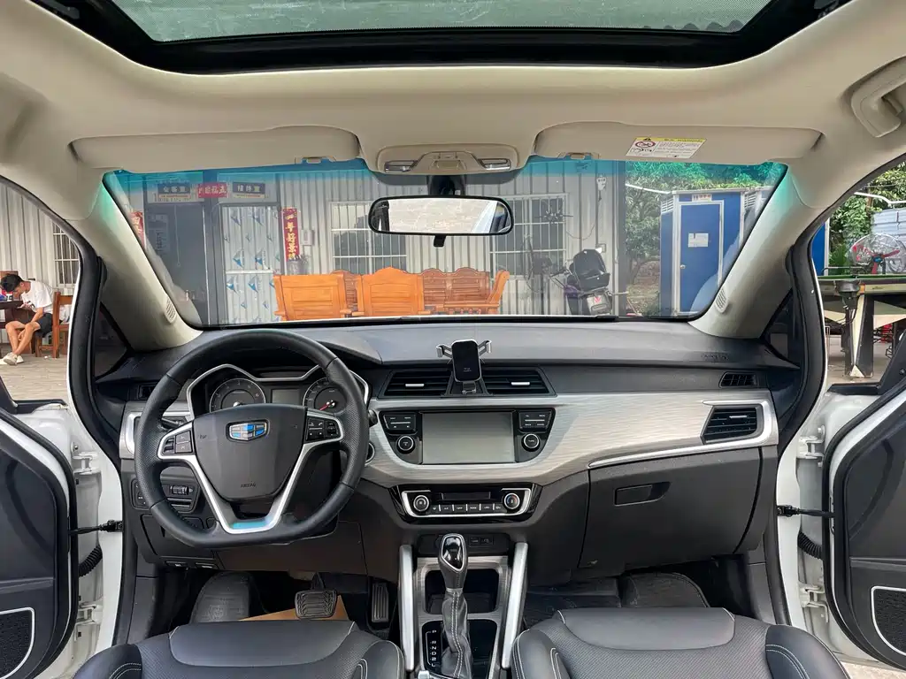 Geely Vision X3 — фото 13