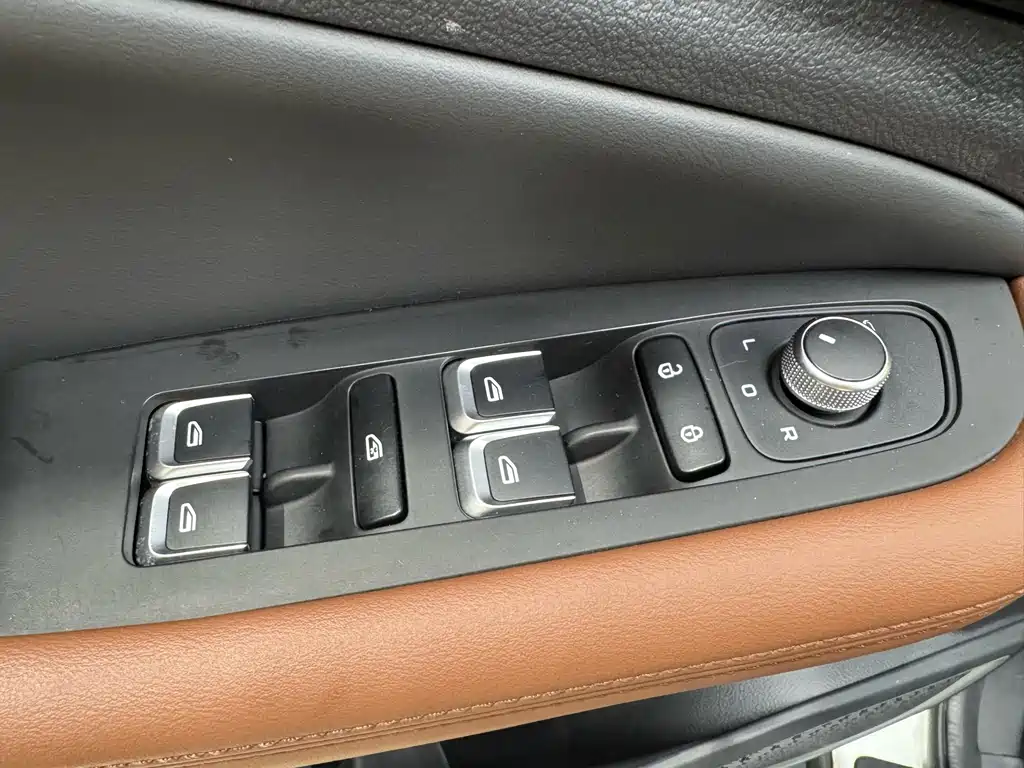 Geely Vision X6 — фото 15